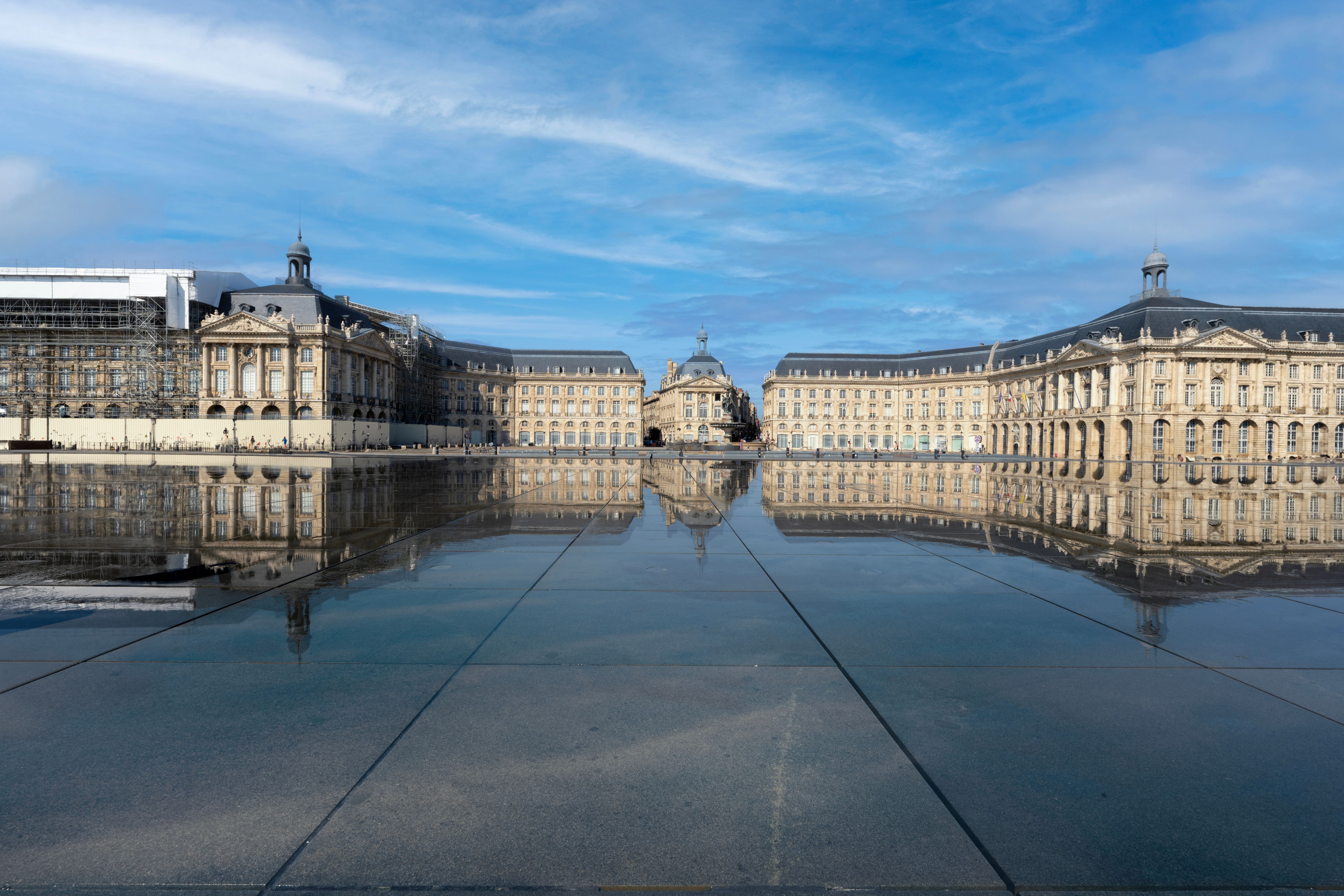 La place de la Bourse reflétée dans le miroir d’eau à Bordeaux